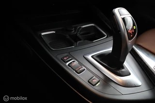 BMW 2 Serie BMW 2-serie Cabrio 220i Sport Aut8 184Pk | NL Auto | Bruin-leder | clima | 19-breed set | xenon | Trekhaak | M-stoelen | TOPSTAAT - afbeelding nr 11