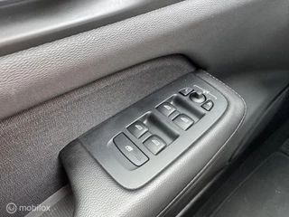 Volvo V60 Volvo V60 2.0 T6 Recharge AWD R-Design / Carplay - afbeelding nr 34