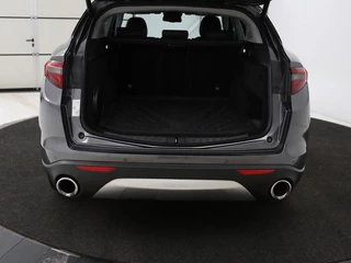 Alfa Romeo Stelvio Alfa Romeo Stelvio 2.0 T Q4 Super | Camera | Sportstoelen | Xenon |  Navigatie | Elektrische achterklep | Cruise control - afbeelding nr 10