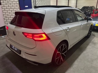 Volkswagen Golf Volkswagen Golf 1.5 eTSI R-Line - afbeelding nr 11