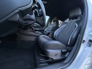 Toyota Corolla Touring Sports Toyota Corolla Touring Sports 2.0 Hybrid GR-Sport 180pk | Trekhaak - afbeelding nr 2