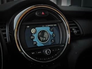 MINI One Mini Cooper One 1.5 Automaat  5-Deurs | CARPLAY | KEYLESS | CAMERA | DEALER ONDERHOUDEN - afbeelding nr 31