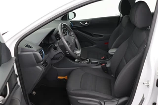 Hyundai IONIQ Hyundai IONIQ 1.6 GDi i-Motion | Adaptive cruise | Camera |  Navigatie | Climate control | PDC | Bluetooth | DAB | LED - afbeelding nr 4