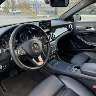 Mercedes-Benz GLA Mercedes GLA-klasse 180d / Panoramadak / DEALER ONDERHOUD ! - afbeelding nr 7