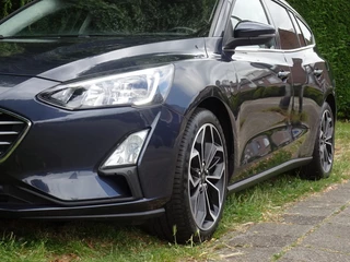 Ford Focus Ford Focus Wagon 1.0 125pk Hybrid Trend Edition business met Camera en Trekhaak - afbeelding nr 3