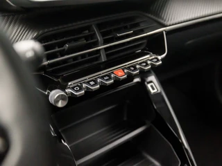 Peugeot 208 Peugeot 208 1.2 PureTech Sport (APPLE CARPLAY, GROOT NAVI, PARKEERSENSOREN, SPORTSTOELEN, LED KOPLAMPEN, LANE ASSIST, CRUISE, NIEUWSTAAT) - afbeelding nr 9