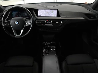BMW 1 Serie BMW 1-serie 118i Intro Ed. | Carplay | Full LED | Sportstoelen  | Navigatie | Climate control | Bleutooth | PDC | Trekhaak | Sfeerverlichting - afbeelding nr 7