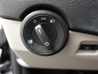 Volkswagen Transporter Volkswagen Transporter 2.0 TDI L1H1 Airco Cruise control Trekhaak Parkeersensoren 3-zits Sidebars Euro6 - afbeelding nr 13