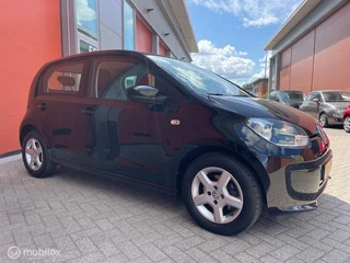 Volkswagen up! Volkswagen Up! 1.0  BlueMotion 5 DRS 96.000 KM NAP ZWART METALL - afbeelding nr 4