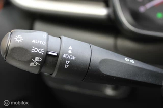 Citroën C3 Citroen C3 1.2 PureTech S&S Shine, Stoel verwarming, Pdc + camera, App connect, Cruise, Half leder, Donkerglas, Clima, Navi. - afbeelding nr 28