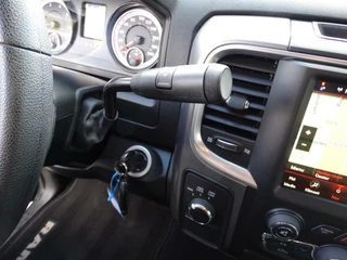 Dodge Ram 1500 Dodge Ram 1500 4X4 5.7 V8 4x4 aut.  / 6 Zitter / Nette auto - afbeelding nr 5