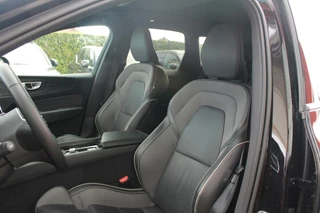 Volvo XC60 Volvo XC60 T6 Recharge AWD Ultimate Dark | Long Range | Panoramadak | Parkeercamera | Stoelverwarming | Pilot Assist | Glossy Black | Keyless - afbeelding nr 17
