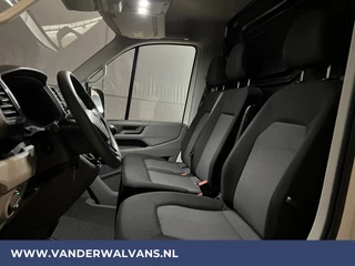 Volkswagen Crafter Volkswagen Crafter 2.0 TDI 141pk L3H2 L2H1 Euro6 Airco | Camera | Navigatie | Apple Carplay | Adaptieve Cruisecontrol Android Auto, Parkeersensoren, Stoelverwarming, Bijrijdersbank - afbeelding nr 16