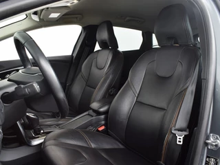 Volvo V40 Volvo V40 Cross Country 1.5 T3 Summum | Leder • Standkachel • Keyless • Goed onderhouden - afbeelding nr 7