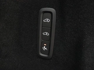 Volvo XC60 Volvo XC60 T6 PLUG-IN HYBRID LONG RANGE ULTIMATE DARK LUCHTVERING BOWERS&WI - afbeelding nr 30