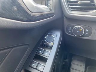 Ford Focus Ford Focus WAGON 1.5 ECOBLUE TITANIUM AUT. / CARPLAY / NAVI / TREKHAAK - afbeelding nr 15