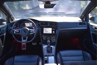 Volkswagen Golf | Pano | Keyless | Camera | Carplay | DAB | Stoelverw | Dynamic LED | Digitale tellers | Adapt.CC - afbeelding nr 13
