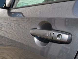 Suzuki Swift Suzuki Swift 1.2 Style Smart Hybrid | Navigatie | Cruise-control | Camera - afbeelding nr 35