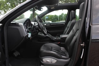 Porsche Cayenne Porsche Cayenne 3.0 S E-Hybrid / Panoramdak / Camera / 20'' / Luchtvering / Bose / Sportchrono / Stuurverwarming / Leder / Stoelverwarming / Cruise Control - afbeelding nr 10