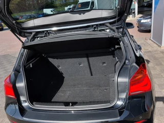 BMW 1 Serie 118i 136pk Automaat Executive Sport-Line | Origineel NL | Navi | Clima | Cruise | Bluetooth Carkit+Streaming | Led Koplampen | Licht+Regensensor | Pdc | Mistlampen | Privacy Glass | 16''lm - afbeelding nr 36