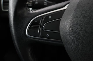 Renault Mégane Renault Mégane 1.2 TCe Zen | Trekhaak | Navigatie | Parkeerhulp |  Climate control | Cruise control | Bluetooth | DAB | Regen-/lichtsensor - afbeelding nr 13