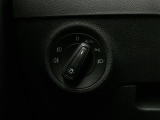 Škoda Karoq Skoda Karoq 1.0 TSI Ambition Sport (APPLE CARPLAY,NAVI,LED,CRUISE,CAMERA,CLIMATE,GETINT,SPORTSTOELEN,PDC,NETTESTAAT) - afbeelding nr 14