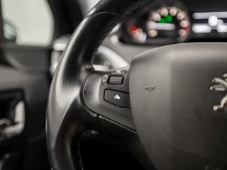 Peugeot 208 Peugeot 208 1.2 PureTech Sport (APPLE CARPLAY, NAVIGATIE, CLIMATE, GETINT GLAS, SPORTSTOELEN, CRUISE, PARKEERSENSOREN, NIEUWE APK, NIEUWSTAAT) - afbeelding nr 19