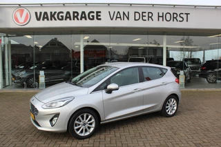 Ford Fiesta Uiterst nette, luxe en zuinige Ford Fiesta. Voalautm. airco, Cruise control, Navigatie, LM wielen, Metallic lak, Parkeersensoren achter, Telefoonvoorb., Lane assist etc. - afbeelding nr 1