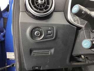 MG ZS EV MG ZS EV MG Luxury 45 kWh (INCL-BTW) *PANO | FULL-LEATHER | CCS-FASTLOADER | KEYLESS | NAVI-FULLMAP | ADAPTIVE-CRUISE | CAMERA | HEATED-SPORT-SEATS | CARPLAY | BLINDSPOT | DAB | LANE-ASSIST | 17
