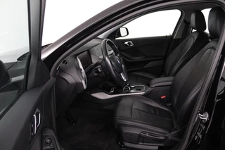 BMW 1 Serie BMW 1-serie 118i High Executive Edition (PARKEERSENSOREN, STOELVERWARMING, CRUISE CONTROL, LEDEREN STOELEN, DEALER ONDERHOUDEN) - afbeelding nr 9