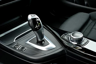 BMW 1 Serie BMW 1 Serie 118i Sport-Line Rijklaarprijs-Garantie Navigatie Led Sport Interieur Airco - afbeelding nr 24