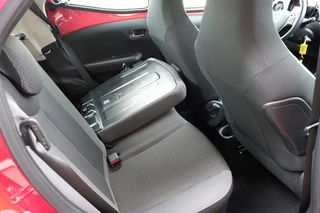 Toyota Aygo Toyota Aygo 1.0 VVT-i x-play | Apple Carplay & Android auto | Achteruitrijca - afbeelding nr 31