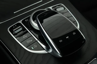 Mercedes-Benz C-Klasse Mercedes-Benz C-klasse 200 AMG | Stoelverwarming | Carplay | Trekhaak |  Matrix LED | Sfeerverlichting | Leder/Alcantara | Side Assist | Camera - afbeelding nr 18