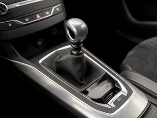 Peugeot 308 (APPLE CARPLAY, GROOT NAVI, LEDER/ALCANTARA, PARKEERSENSOREN, SPORTSTOELEN, LANE ASSIST, DAB+, CRUISE, NIEUWSTAAT) - afbeelding nr 10