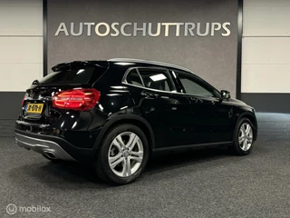 Mercedes-Benz GLA Mercedes GLA-klasse 200 Prestige AUTOMAAT / LED / PANO / TREKHAAK - afbeelding nr 2