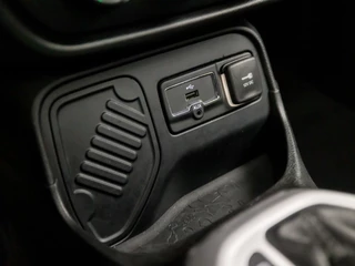 Jeep Renegade Jeep Renegade 1.4 MultiAir Longitude 141Pk Automaat (PANORAMADAK, NAVIGATIE, CRUISE, GETINT GLAS, SPORTSTOELEN, BLUETOOTH, PARKEERSENSOREN, NIEUWE APK, NIEUWSTAAT) - afbeelding nr 25