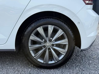 Volkswagen Polo Volkswagen Polo 1.0 TSI Comfortline Business R-Line 2e Eigenaar,Automaat,Navi,Clima,Adapt cruise,Pano,Carplay,PDC V+A,Trekhaak,Elek ramen,Lm velgen,N.A.P,APK tot 02-2026 - afbeelding nr 30