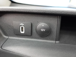 Ford Transit Custom Ford Transit Custom 300 2.0 TDCI 130pk L2H1 Trend Automaat Airco Navigatie Cruise control Camera Parkeersensoren Trekhaak Betimmering Laadruimte - afbeelding nr 13