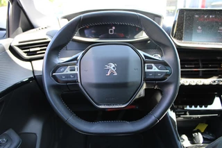 Peugeot 208 Peugeot 208 1.2 PureTech Allure Carplay/Pano 