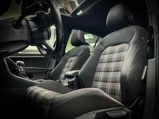 Volkswagen Golf Volkswagen Golf 2.0 TSI GTI Dyn | Pano | Trekhaak | Virtual - afbeelding nr 21