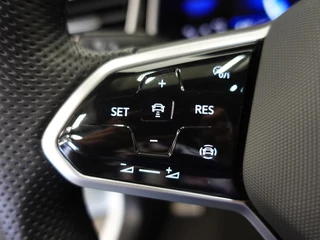 Volkswagen T-Roc Volkswagen T-Roc 1.0 TSI R-Line Business Airco Navi Carplay PDC VA Massage Full LED Adaptive Cruise Control Ambiente verlichting - afbeelding nr 14