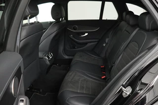 Mercedes-Benz C-Klasse Mercedes-Benz C-klasse 300e AMG Night | Carplay | 360 camera | Trekhaak | Stoelverwarming | Keyless | Leder/Alcantara | Full LED | Navigatie - afbeelding nr 6