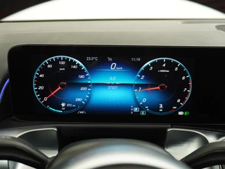 Mercedes-Benz GLB Mercedes-Benz GLB 200 AMG // Panoramadak // Sfeerverlichting // Carplay // Nightpakket // Camera // LED - afbeelding nr 24