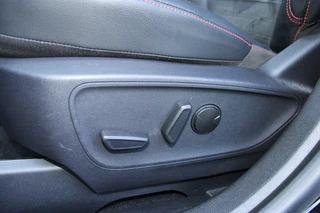 Ford Kuga Ford Kuga 2.5 PHEV ST-Line X | Trekhaak | Navigatie | BLIS | Camera | B&O - afbeelding nr 17