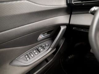 Peugeot 308 Peugeot 308 SW 1.2 PureTech Sportline (APPLE CARPLAY, GROOT NAVIGATIE, STOELVERWARMING, KEYLESS START, LED KOPLAMPEN, GETINT GLAS, PARKEERSENSOREN, CLIMATE CONTROL, NIEUWSTAAT) - afbeelding nr 21