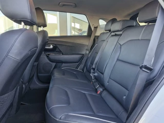 Kia e-Niro Kia e-Niro ExecutiveLine 64 kWh | Stuurwielverwarming | Camera | Navigatie | - afbeelding nr 8