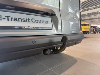 Ford Transit Courier Ford E-Transit Courier Limited 44 kWh 136pk | Ford Voorraad | Driver Assistance Pack | Laadvloerbescherming | Trekhaak | LED Laadruimteverlichting - afbeelding nr 10