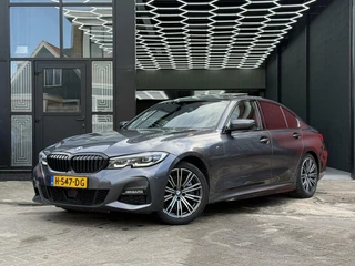 BMW 3 Serie BMW 3-serie 330i M Executive Edition|LEDER|PANO|HUP - afbeelding nr 2