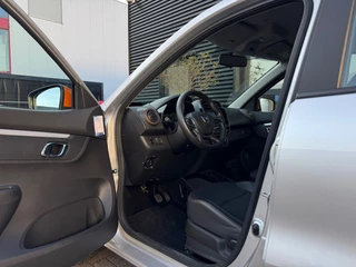 Dacia Spring Dacia Spring Comfort Plus 27 kWh | Eerste Eigenaar | Navigatie | Cruise Control | Lederen Bekleding | Airconditioning | NAP - afbeelding nr 4