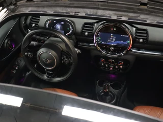 MINI Clubman MINI Clubman Mini 1.5 Cooper Richmond Park Edition DIGITAL DASHBOARD, CRUISE CONTROL, APPLE CARPLAY, SCHUIFKANTELDAK, HARMAN KARDON AUDIO,  VOL LEDER, PDC, STOELVERWARMING, NAVIGATIE, NIEUWSTAAT] - afbeelding nr 3